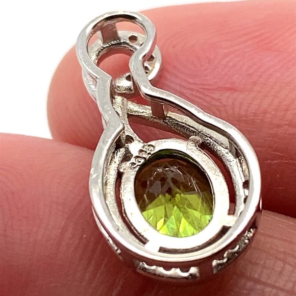 Peridot 1.65ct White Gold Finish Solid 925 Sterling Silver Pendant - Picture 3 of 7